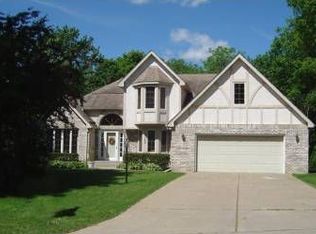 2185 Stanich St, Maplewood, MN 55109