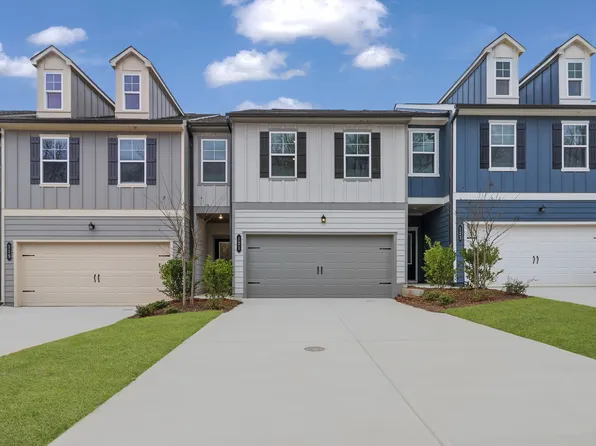 121 Milledge Commons Dr, Milledgeville, GA 31061