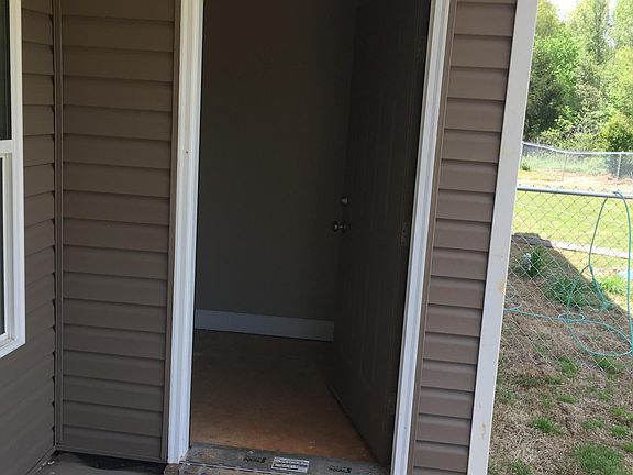 5th image of 222 Fern Bank Dr #A
