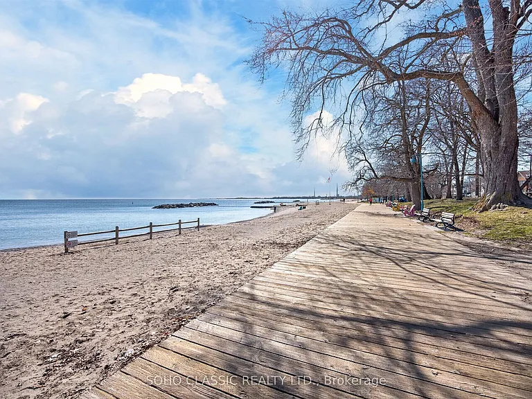 23 Fernwood Park Ave #2 — Photo 11