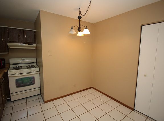 4th image of 5333 Waterbury Dr #306