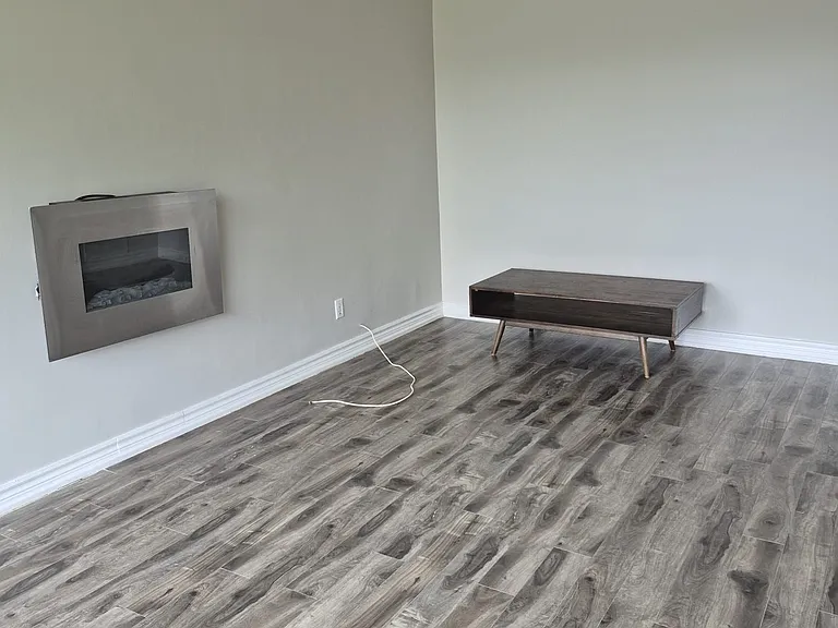 16 Sundance Cres — Photo 5