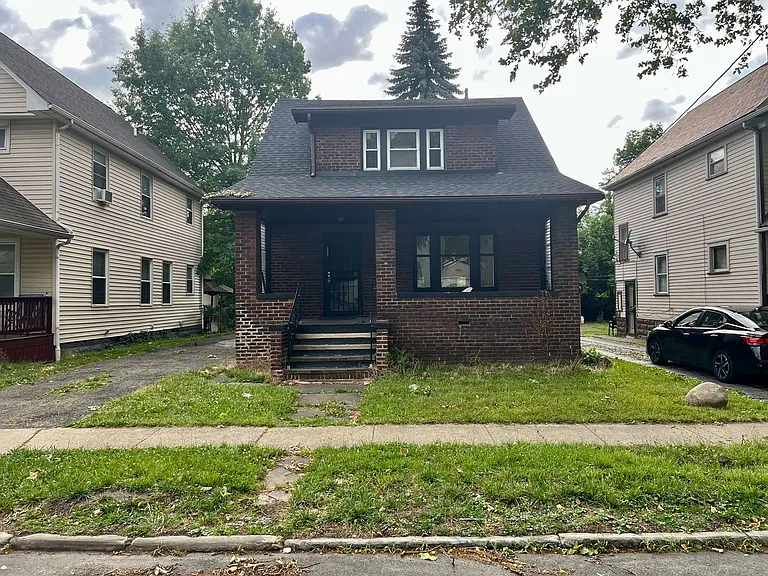 2802 E 118th St — Photo 1