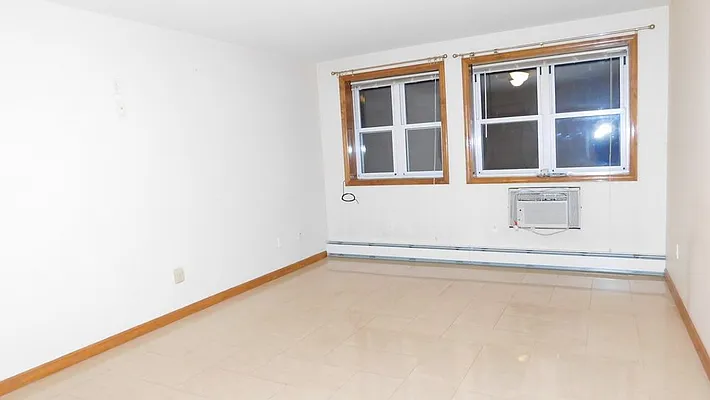 Rented by MQ Realty LLC | media 4