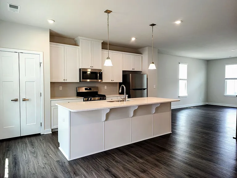 1105 Newell Towns Ln — Photo 4