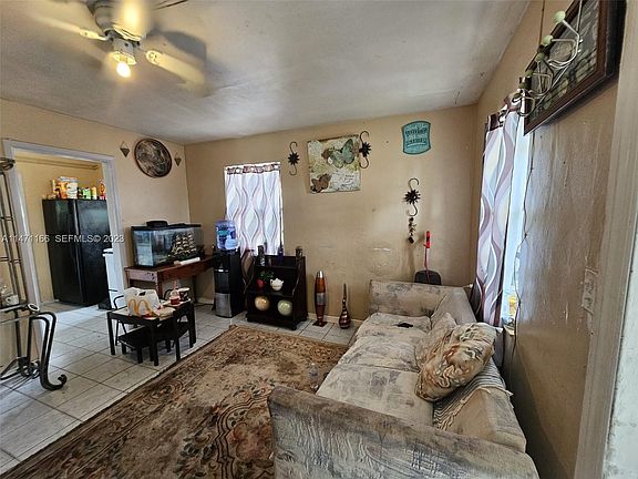 4th image of 1817 NW 25th Ave