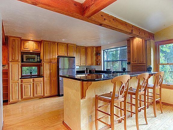 3rd image of 795 Sunlit Ln