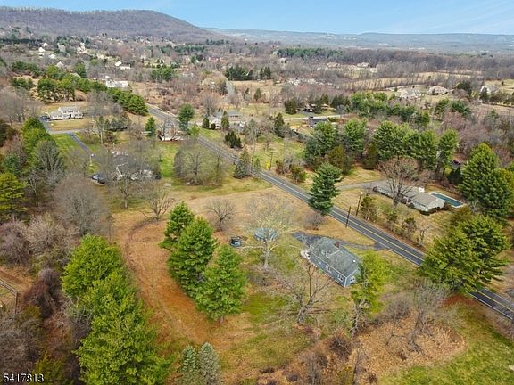 3rd image of 21 Readington Rd