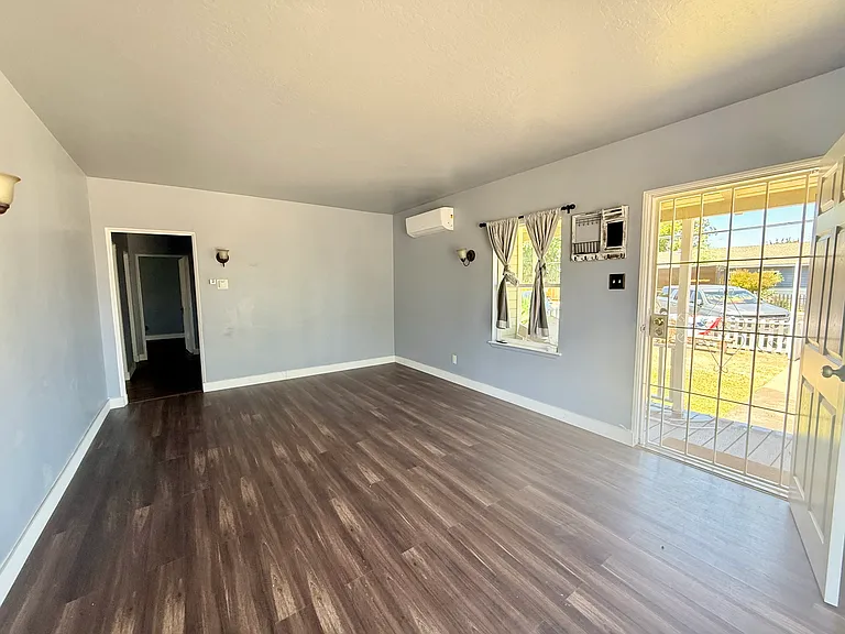 236 Chestnut St — Photo 6