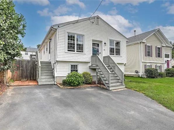 28 Plant St, Cumberland, RI 02864