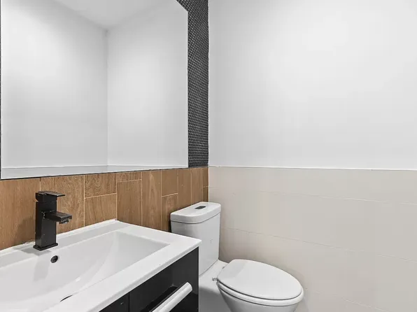 194 Hawthorne Street 1B image 7 of 7
