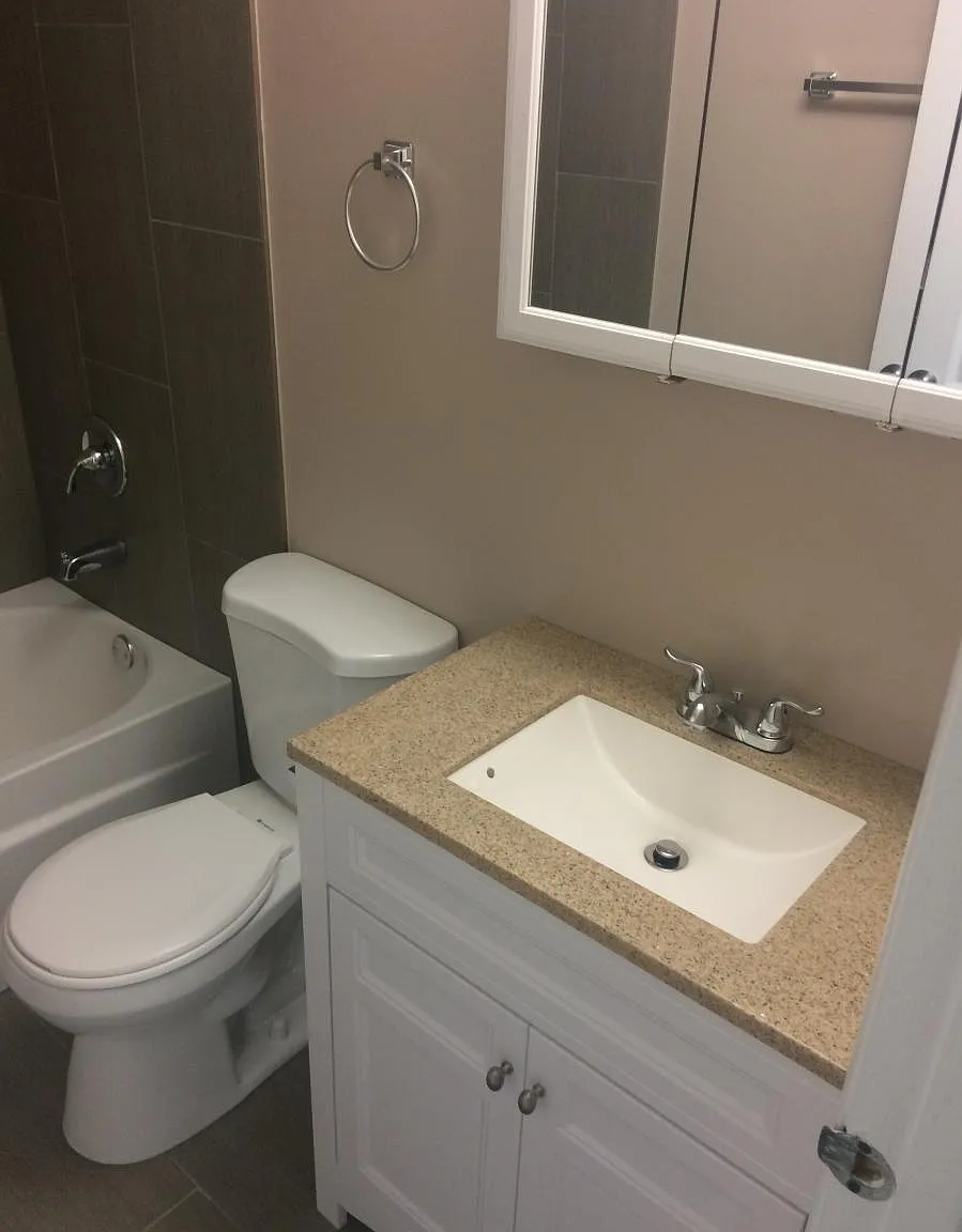 2 bed, 950 sqft, $1,900 — Photo 4