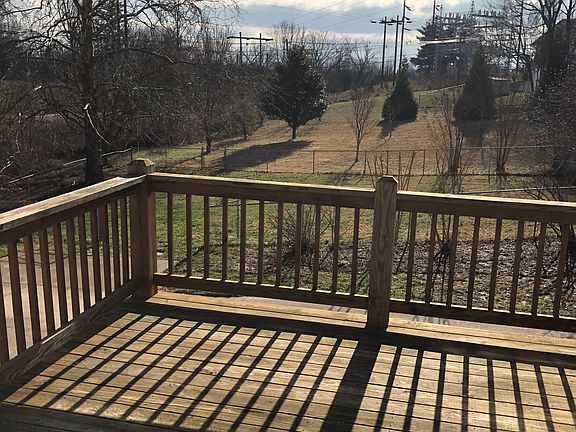 Large back yard. 2 fences