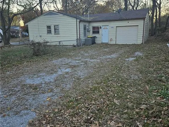 7334 NE 51st St, Kansas City, MO 64119