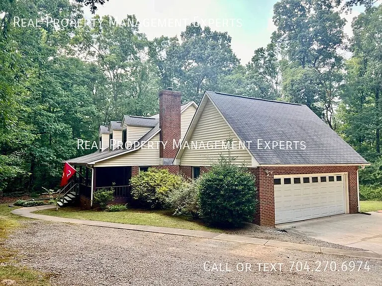 9024 Highland Creek Pkwy — Photo 2