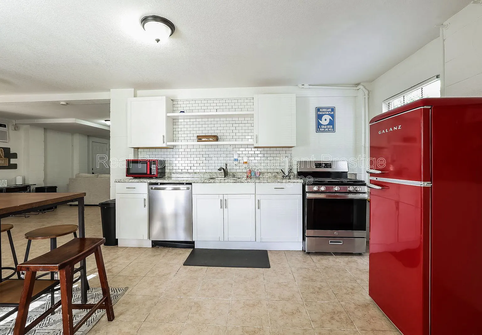 2 bed, 1.0 bath, 1100 sqft, $1,195 — Photo 3