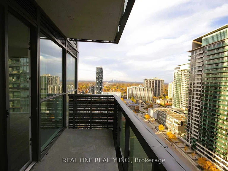 39 Roehampton Ave #1709 — Photo 23