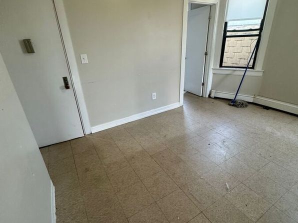35 Garfield St #3W