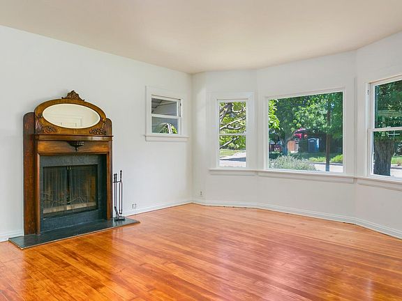3rd image of 1319 Stratford Ave