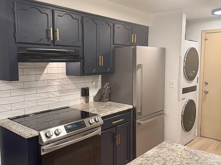 Kitchen / Laundry