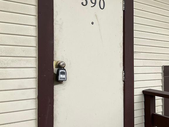 2nd image of 590 San Francisco Ave