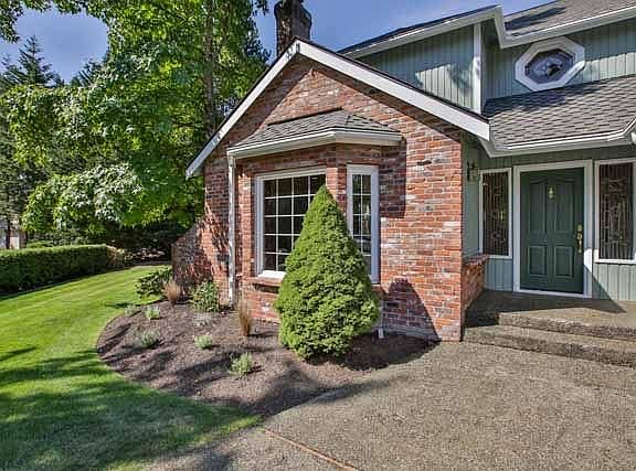 3rd image of 1335 229th Pl NE