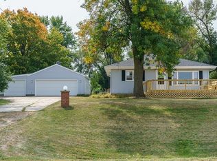 3042 E Schrock Rd, Waterloo, IA 50701