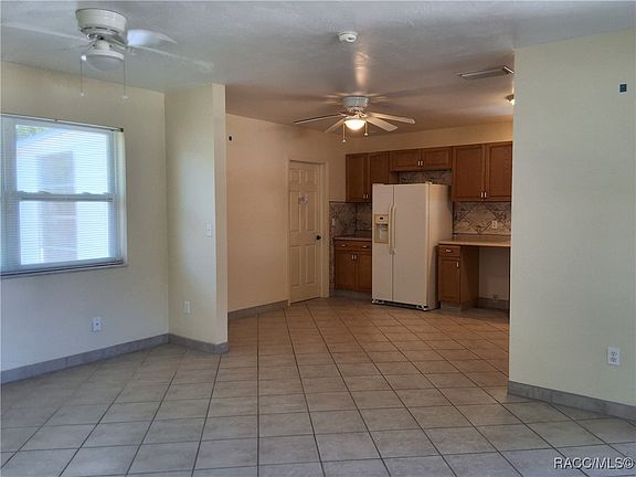 4th image of 1882 W Gardenia Dr