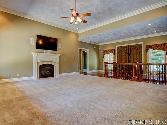 4th image of 8 Warwick Park Ln