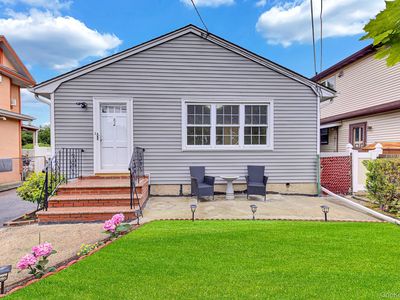 82 1st Street, Garden City Park, NY, 11040