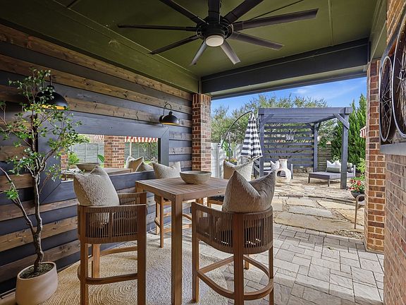 2nd image of 1112 Homestead Way