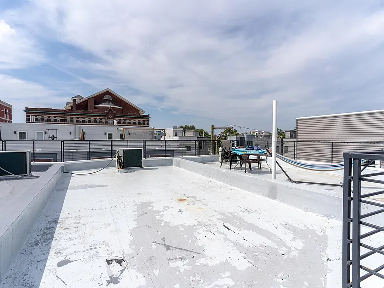 1727 Ingersoll St #B — Photo 20