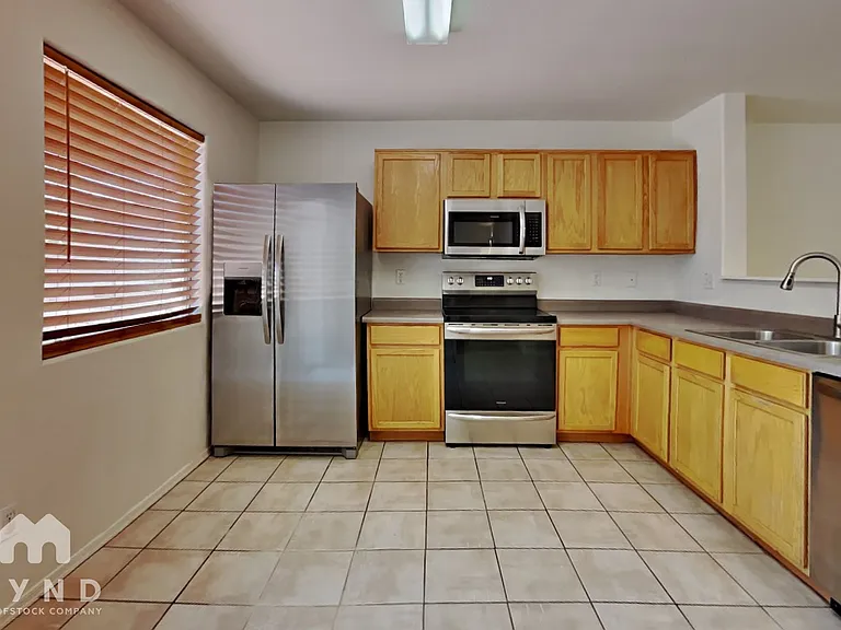 1886 E Cowboy Cove Trl — Photo 4