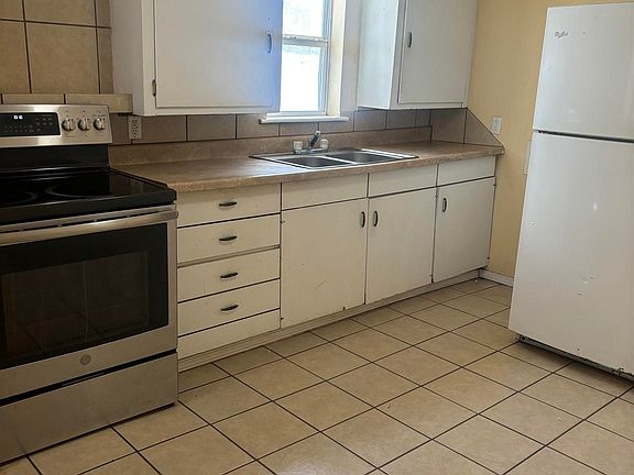 5th image of 600 N Oak St