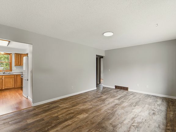 4th image of 1252 E 36th St