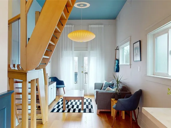 1709 Fernwood Rd, Victoria, BC V8T 2Y3