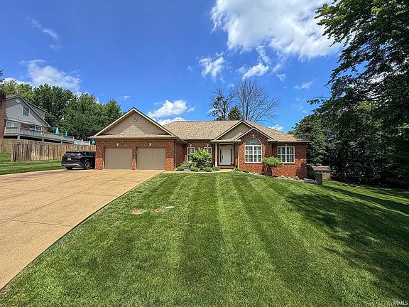 2nd image of 400 Knollview Dr