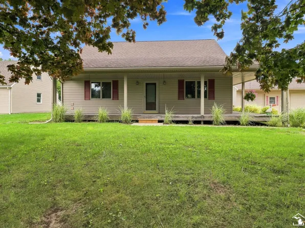 2242 Carleton West Rd, Carleton, MI 48117