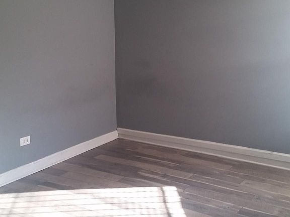 2nd image of 6129 S King Dr #3
