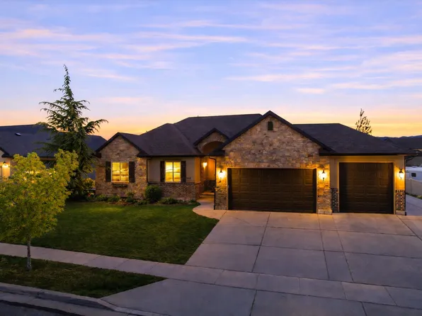 977 W White Wulff Dr, Bluffdale, UT 84065