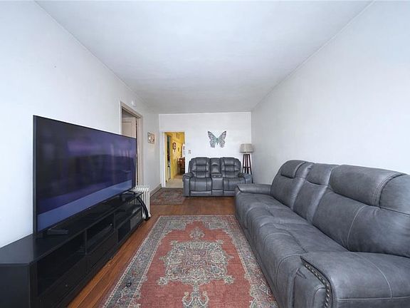 3rd image of 1425 Remsen Ave