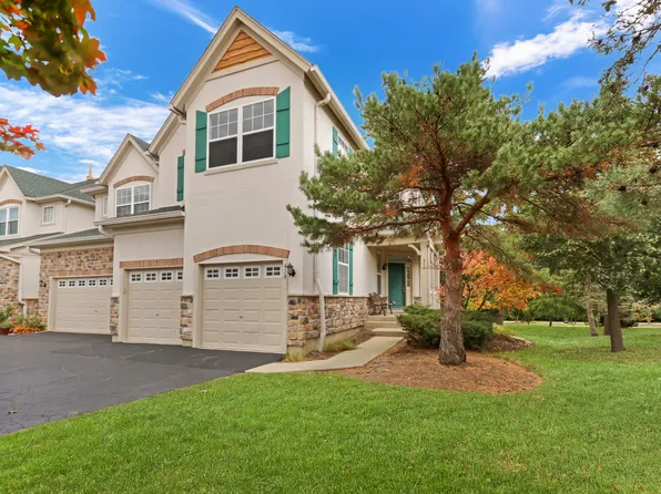 418 Bay Tree Cir, Vernon Hills, IL 60061