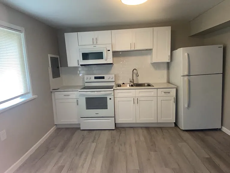 33507 Berville Ct — Photo 11