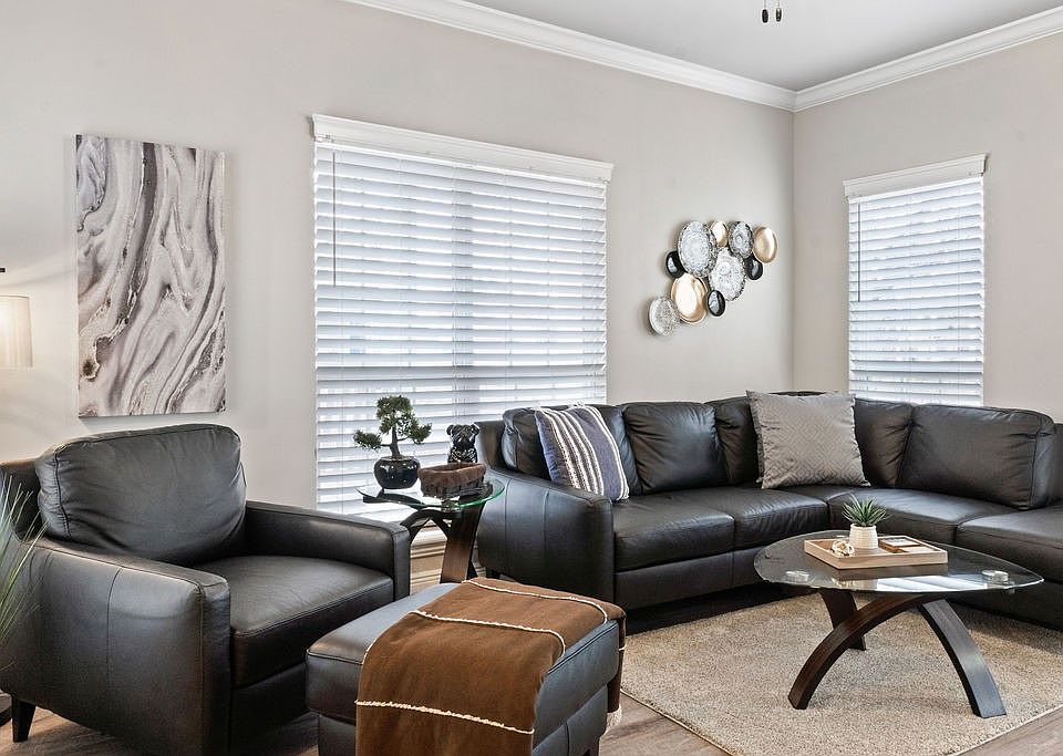 1st image of 3525 W Belmont Cir