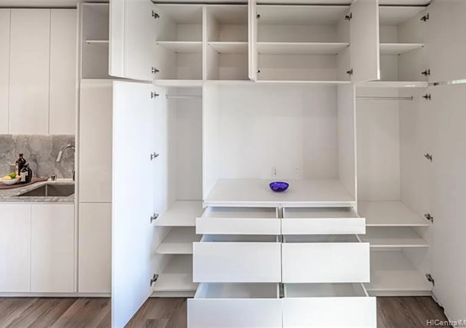 Luxury Studio. Furnished. Kakaako. — Photo 3