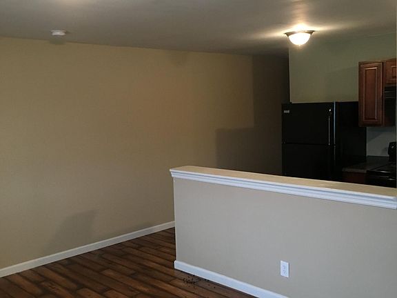 3rd image of 529 O'Neal St