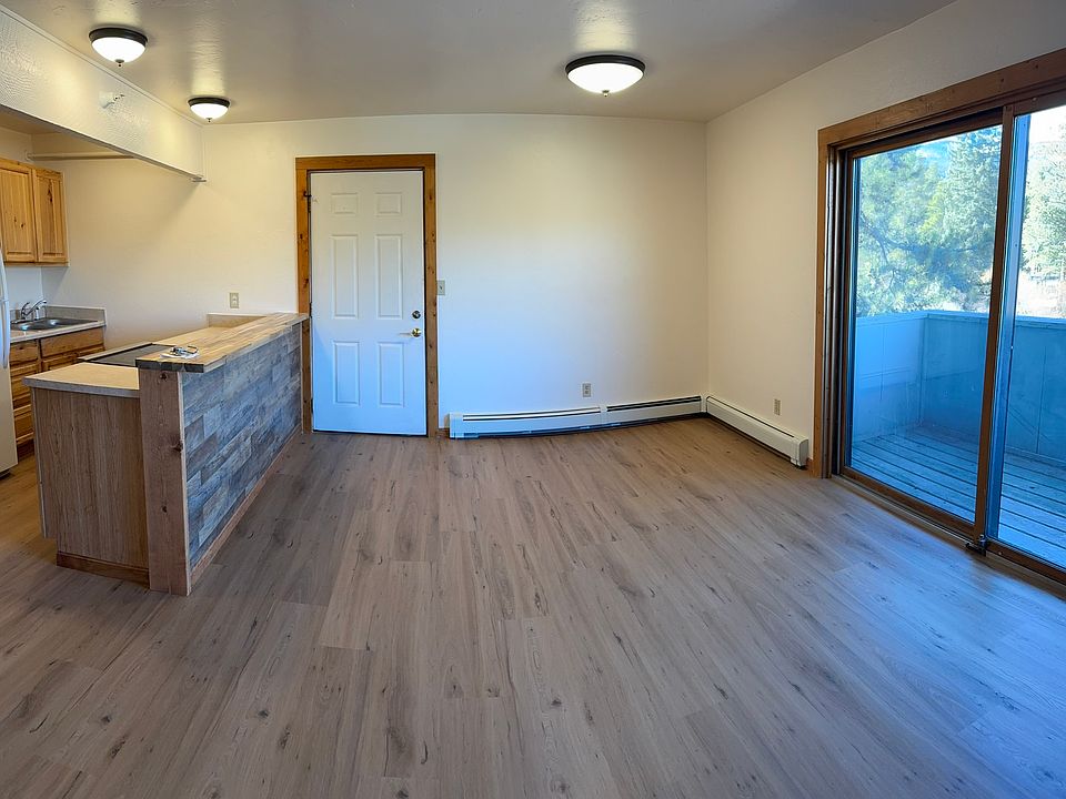 1st image of 520 Galena St APT 200