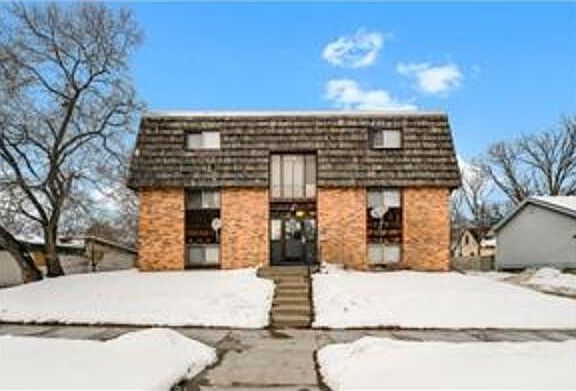 3rd image of 2112 44th Ave N APT 201