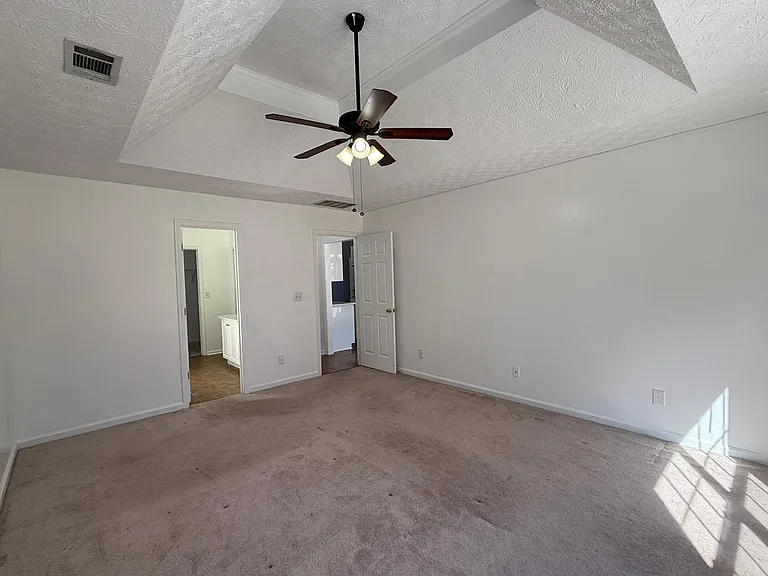 2029 Manor Oak Ln — Photo 9