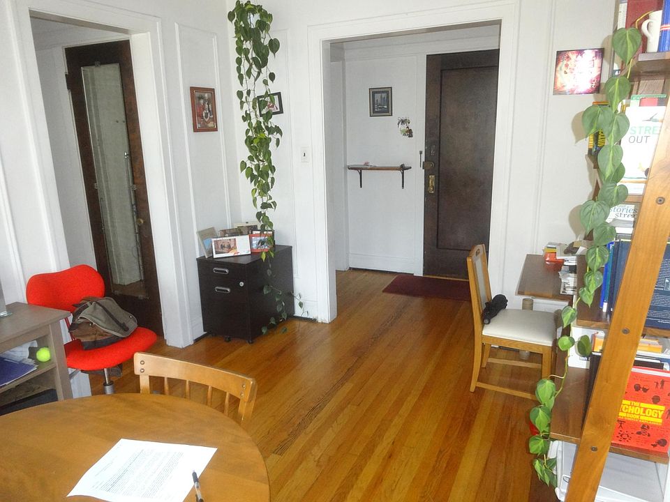 1st image of 1461 W Summerdale Ave APT 2B